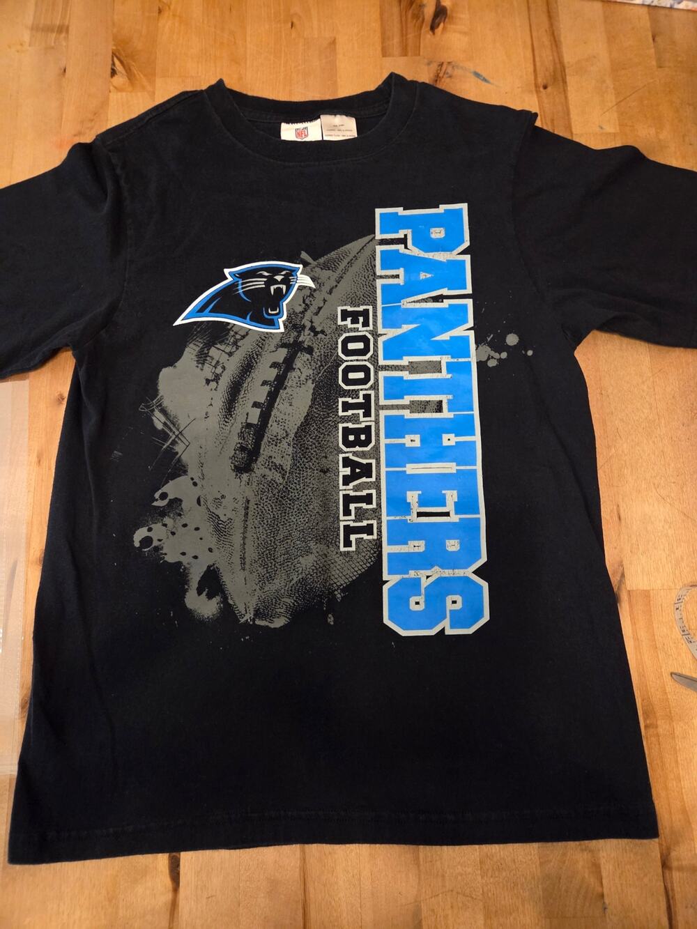 NFL Team Apparel Carolina Panthers Kids Youth XXL (18) Black Graphic T-Shirt